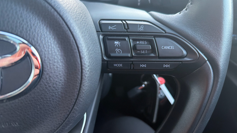 Toyota Yaris 1.5 Hybrid Design 5dr CVT Hybrid Hatchback